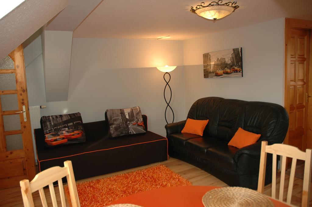 Alom Kucko Apartman Zalaegerszeg Phòng bức ảnh